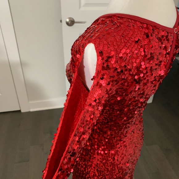 Red sequin mini dress - Picture 3 of 4